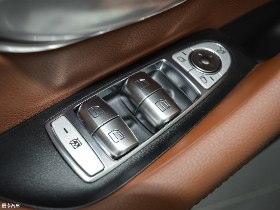 2017YE Ŀ E 200 4MATIC \