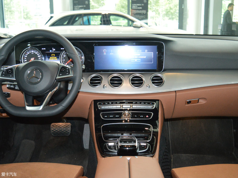 2017YE Ŀ E 200 4MATIC \