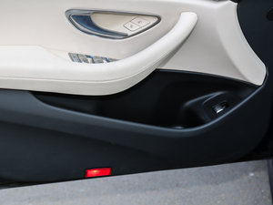 2017E 200 4MATIC \Ӱ ǰTg