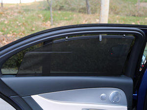 2017E 200 4MATIC \Ӱ g