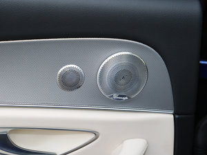 2017E 200 4MATIC \Ӱ g