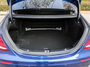 2017E 200 4MATIC \Ӱ g