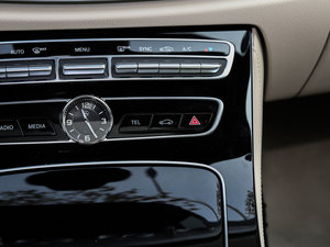 2017E 200 4MATIC \(yn)Ӱ п؅^(q)