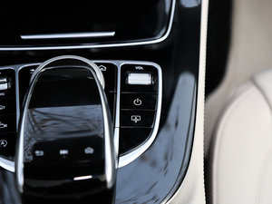 2017E 200 4MATIC \(yn)Ӱ п؅^(q)