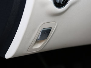 2017E 200 4MATIC \Ӱ v܇Ƅ