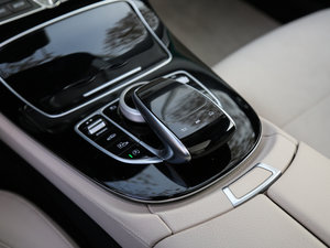 2017E 200 4MATIC \(yn)Ӱ п؅^(q)