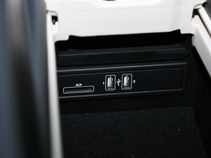 2017E 320L 4MATIC \ g