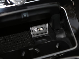 2017E 320L 4MATIC \ g