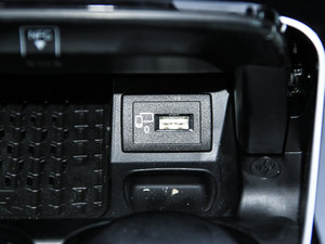 2017E 200L 4MATIC п؅^