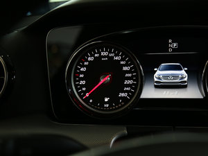 2017Ŀ E 300 \(yn)(dng) п؅^(q)