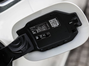 2017E 320L 4MATIC \ ^