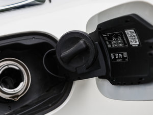 2017E 320L 4MATIC \ ^