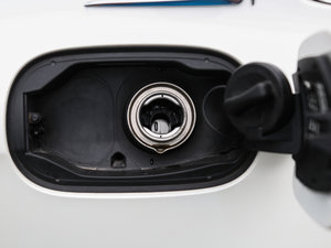 2017E 320L 4MATIC \ ^