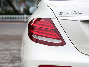 2017E 320L 4MATIC \ ^