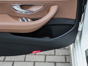 2017款E 320L 4MATIC 运动型 空间座椅