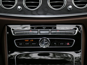 2017E 320L 4MATIC \ {{