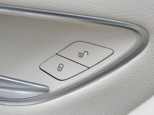 2017E 200L 4MATIC \ g