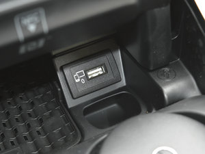 2017E 200L 4MATIC \ g