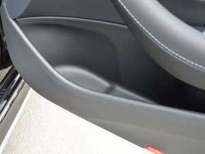 2017E 320L 4MATIC \(yn) g