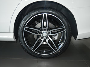 2017Ŀ E 200 4MATIC \ ݆Ȧ