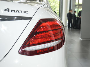 2017Ŀ E 200 4MATIC \ β