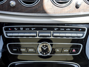 2017E 320L 4MATIC {{