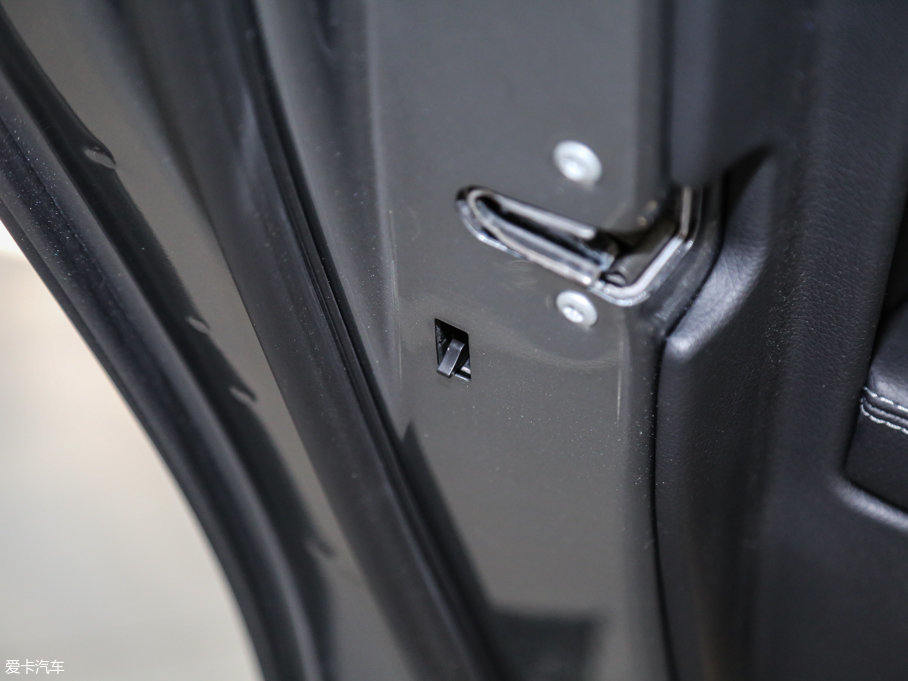 2017YC Ŀ C 180 L \(yn)ӕr