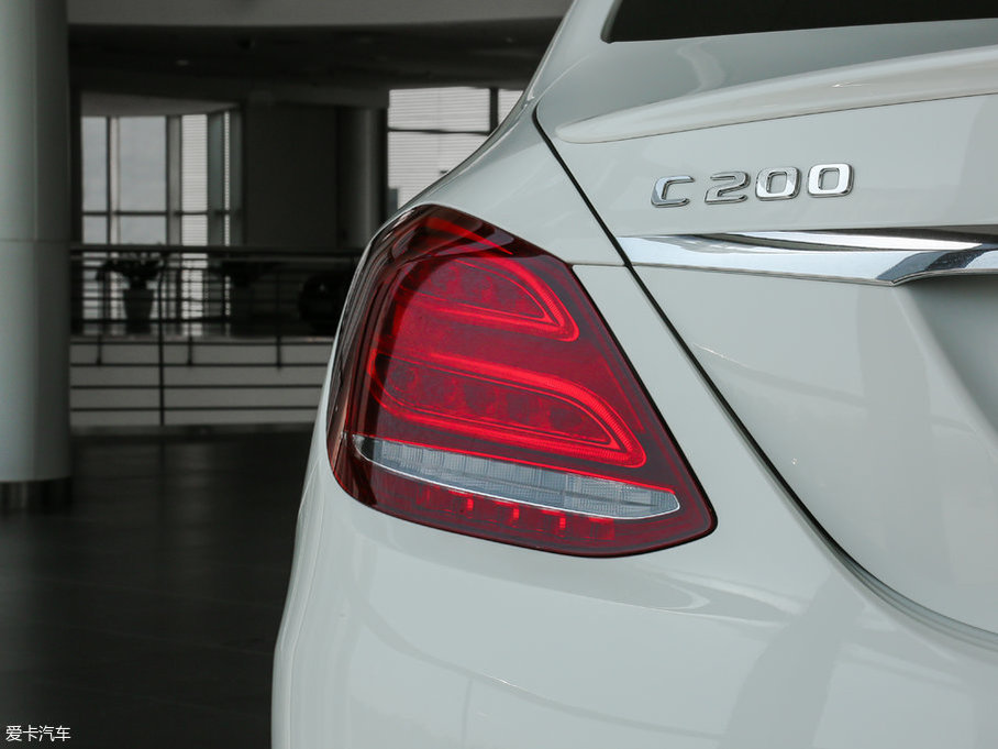 2017YC Ŀ C 200 4MATIC \(yn)Ӱ