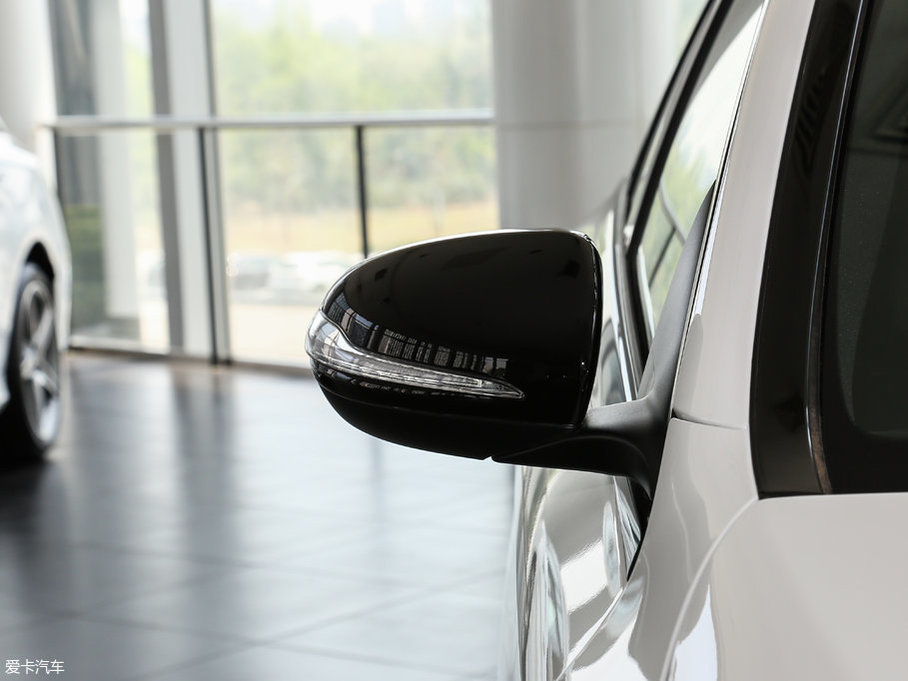 2017YC Ŀ C 200 4MATIC \Ӱ