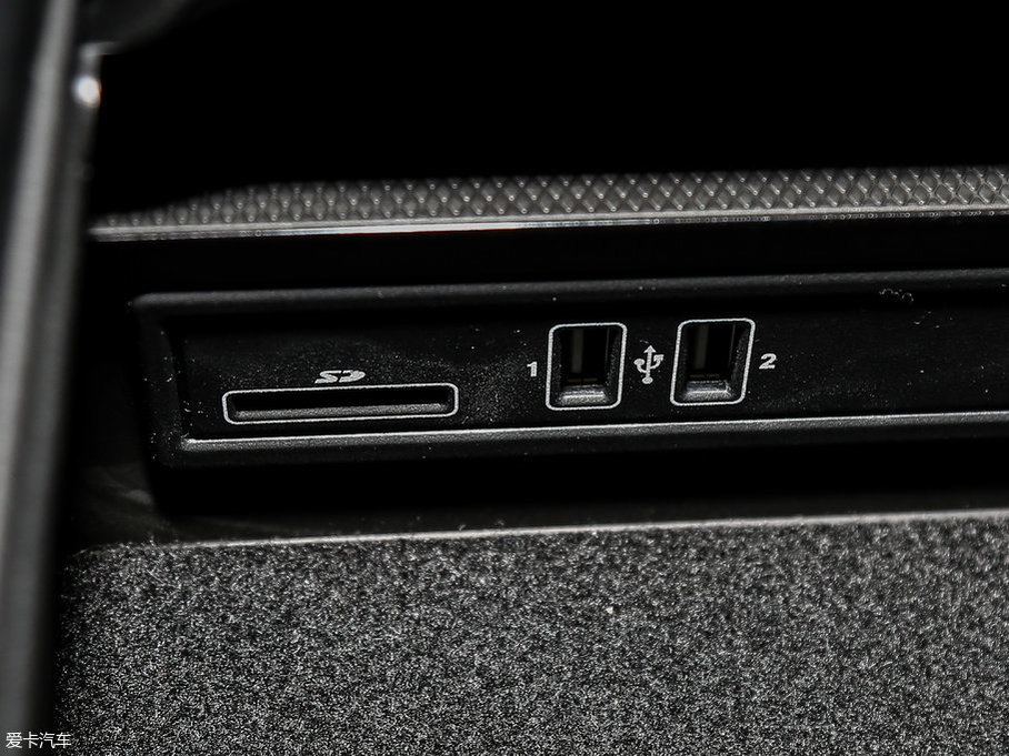 2017YC Ŀ C 200 4MATIC \Ӱ