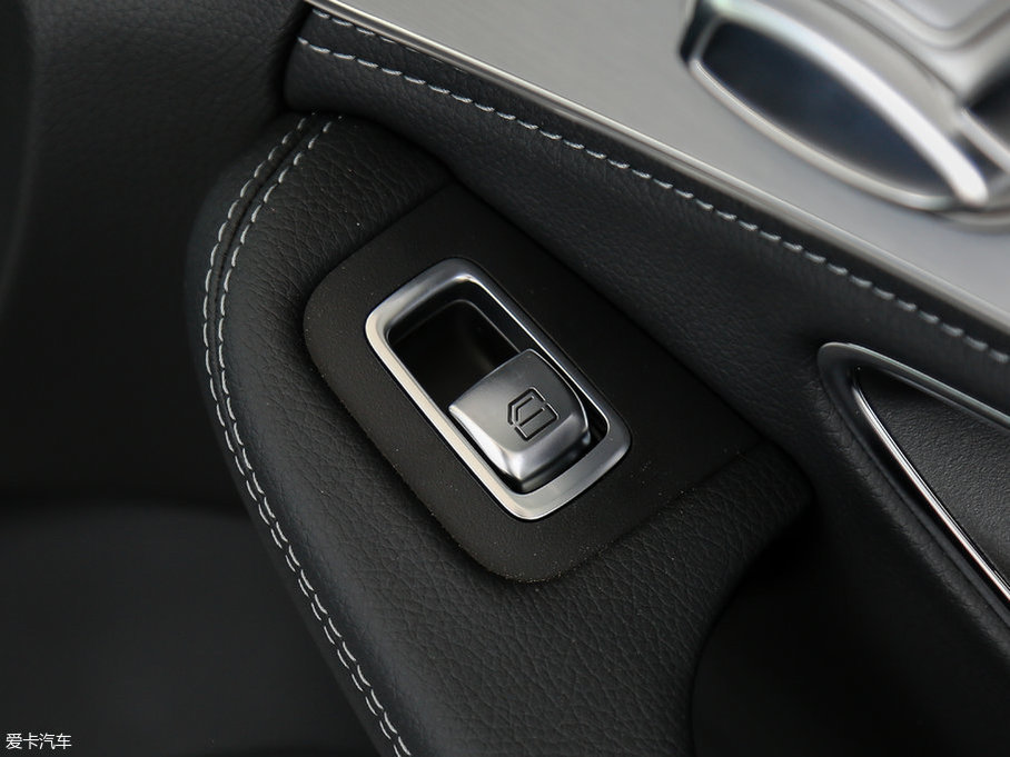 2017YC Ŀ C 200 4MATIC \Ӱ