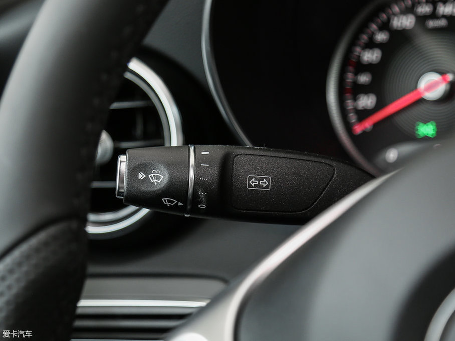 2017YC Ŀ C 200 4MATIC \Ӱ