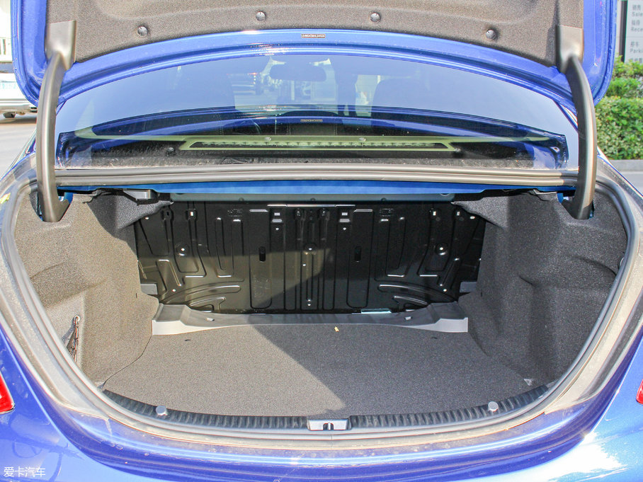 2017YC Ŀ C 200 L