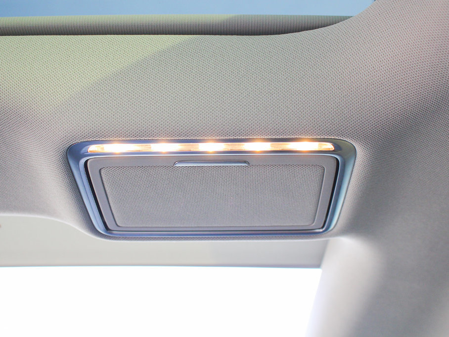 2017YC Ŀ C 200 L