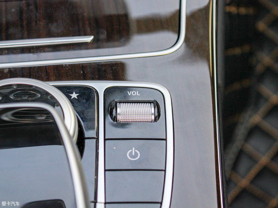 2017YC Ŀ C 200 L