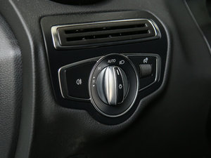 2017Ŀ C 200 4MATIC \Ӱ п؅^