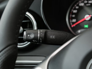 2017Ŀ C 200 4MATIC \Ӱ п؅^