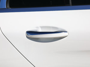 2017Ŀ C 200 L 4MATIC \(yn)Ӱ {T