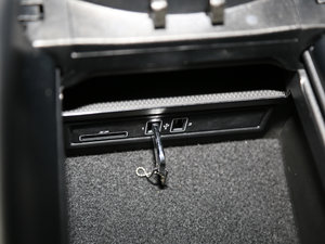 2017Ŀ C 200 L 4MATIC \Ӱ g