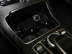 2017Ŀ C 200 L 4MATIC \(yn)Ӱ п؅^(q)