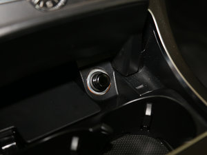 2017Ŀ C 200 L 4MATIC \(yn)Ӱ п؅^(q)