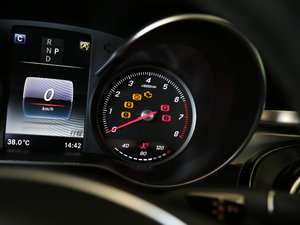 2017Ŀ C 200 L 4MATIC \(yn)Ӱ п؅^(q)