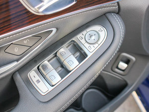 2017款改款 C 200 L 主驾车窗控制区	