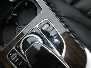 2017��C 350 eL �п؅^