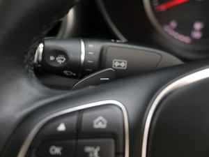 2017��C 350 eL �п؅^