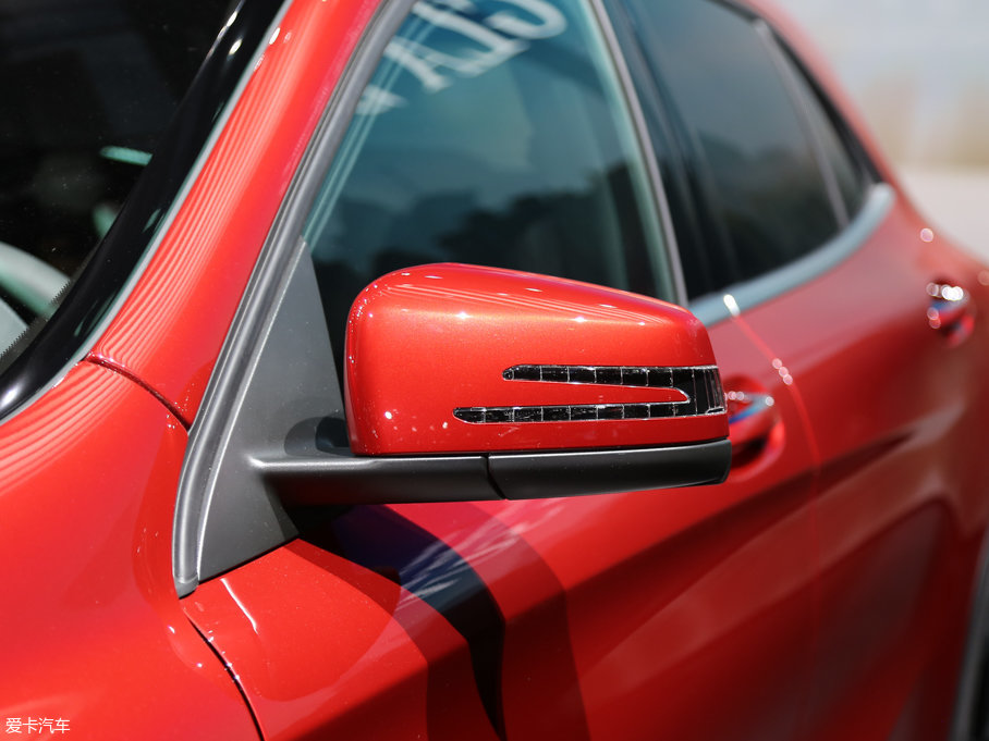 2017YGLA GLA 260 4MATIC \