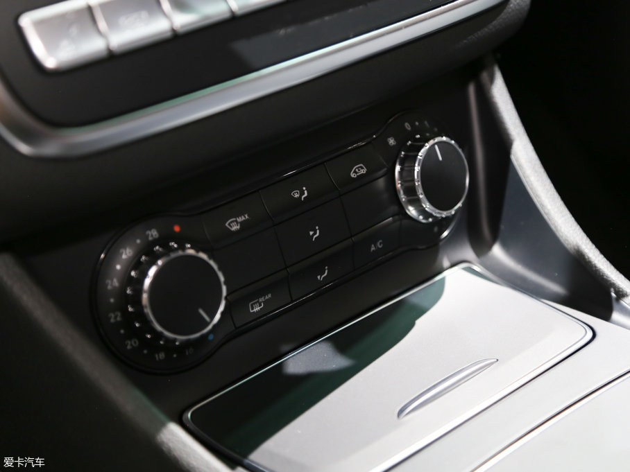 2017YGLA GLA 260 4MATIC \(yn)