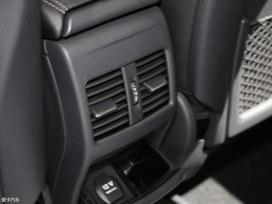 2017YGLA GLA 260 4MATIC \