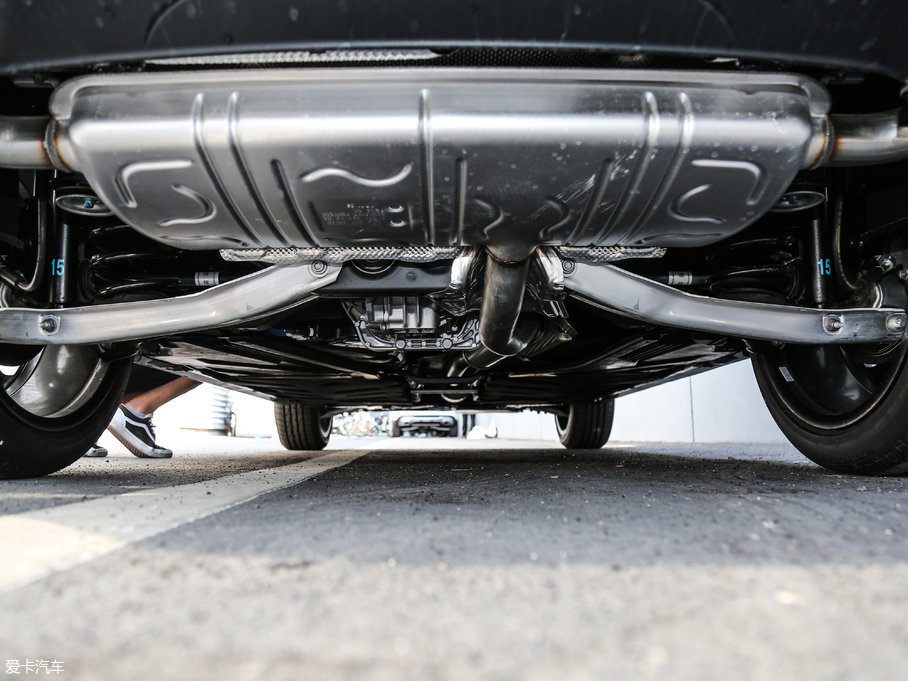 2017YGLA GLA 220 4MATIC r