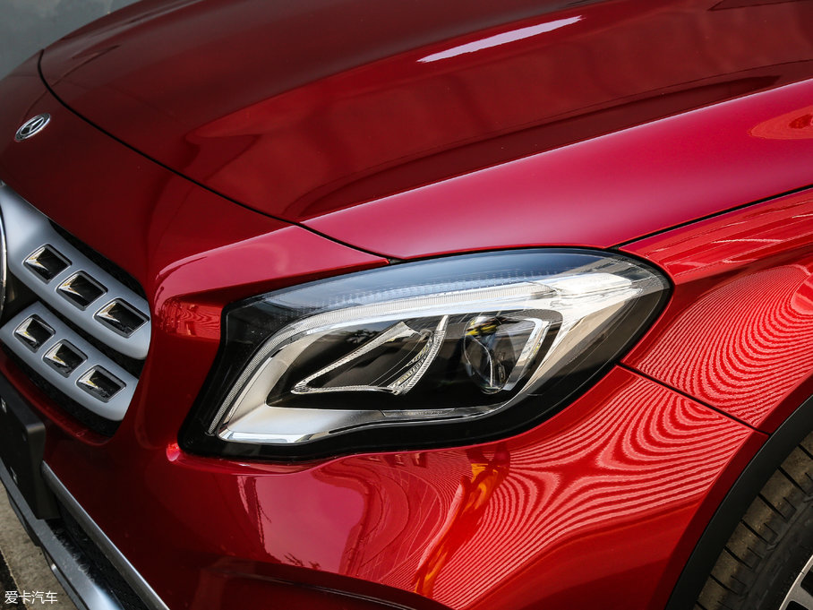 2017YGLA GLA 220 4MATIC r